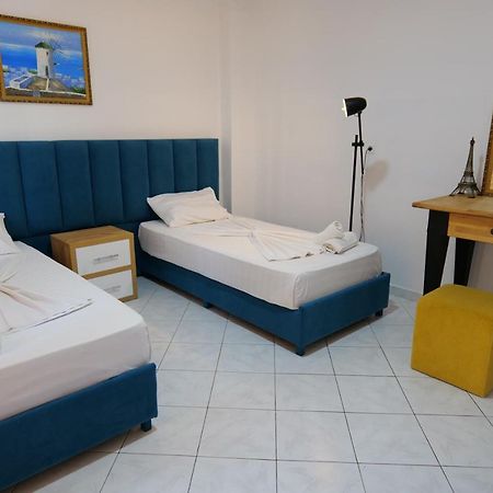 Eden Hotel Sarandë Exteriör bild