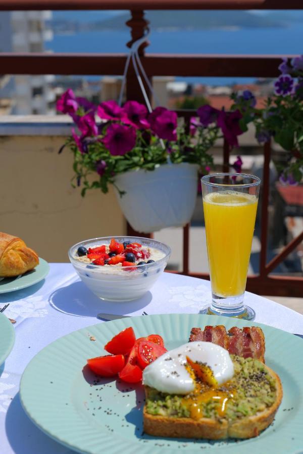 Eden Hotel Sarandë Exteriör bild