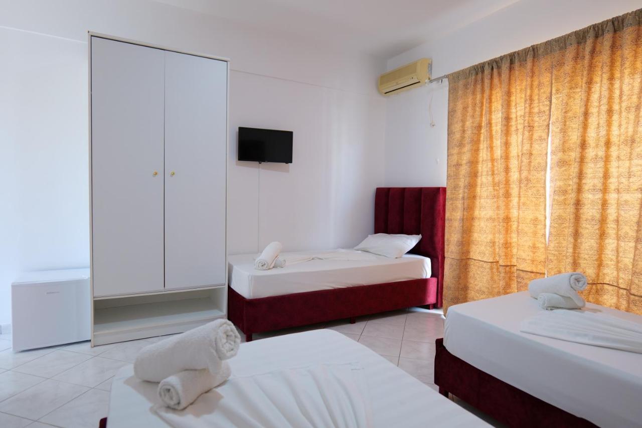 Eden Hotel Sarandë Exteriör bild