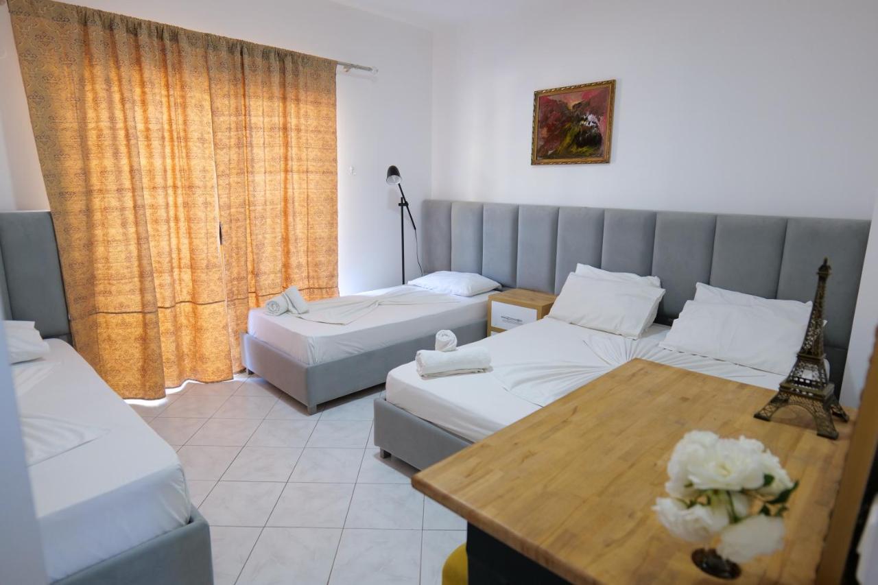 Eden Hotel Sarandë Exteriör bild