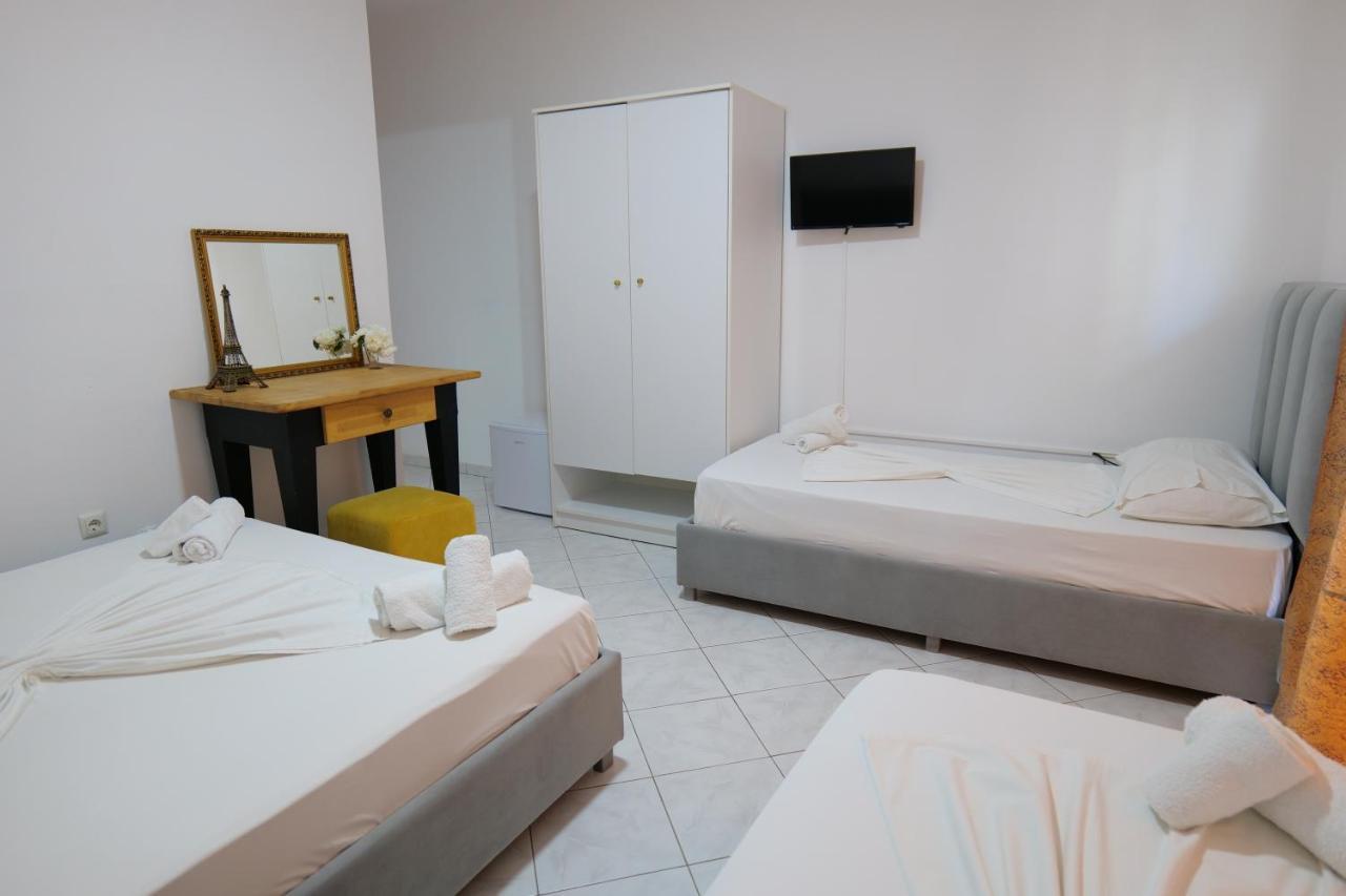 Eden Hotel Sarandë Exteriör bild