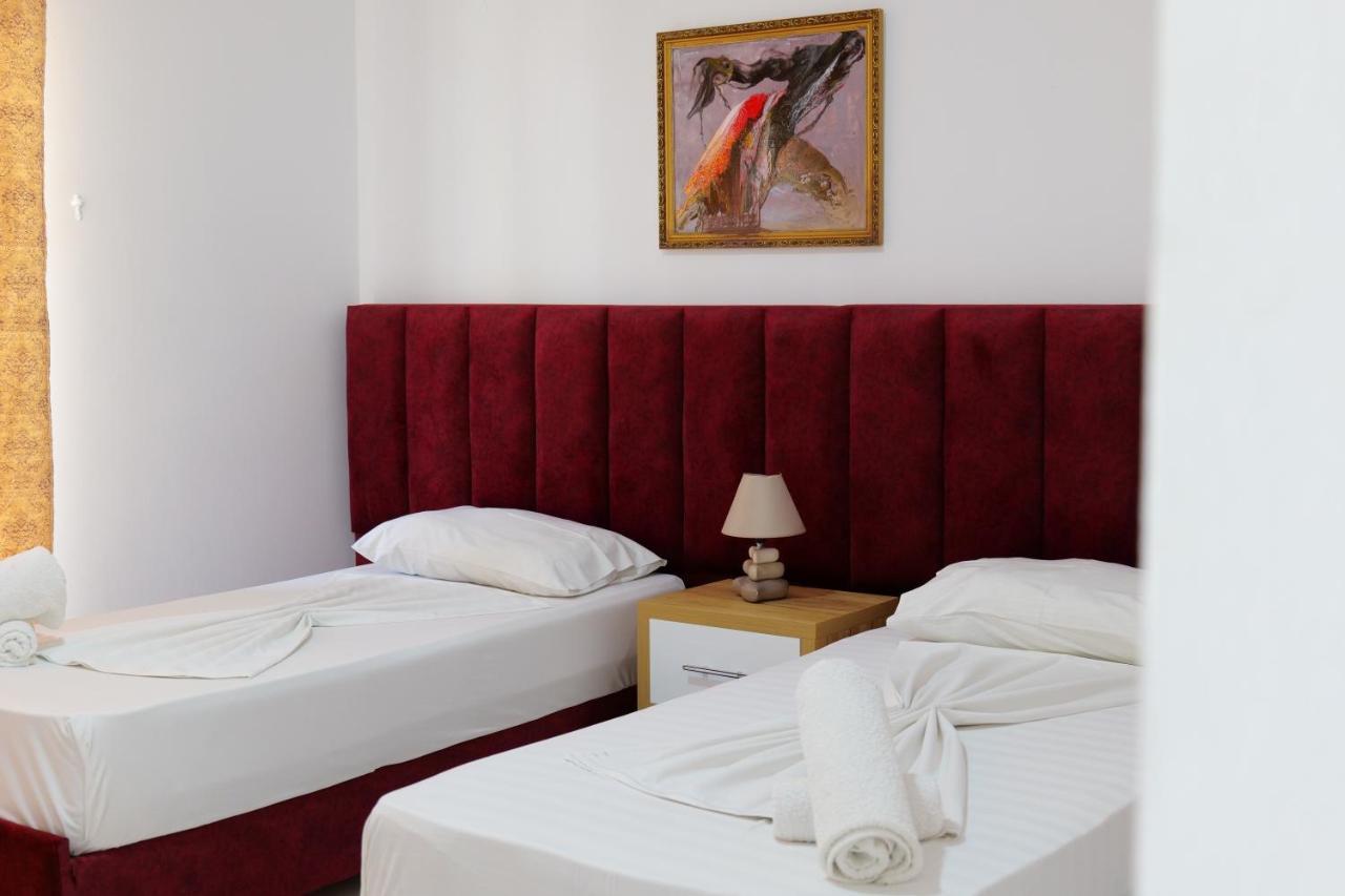 Eden Hotel Sarandë Exteriör bild